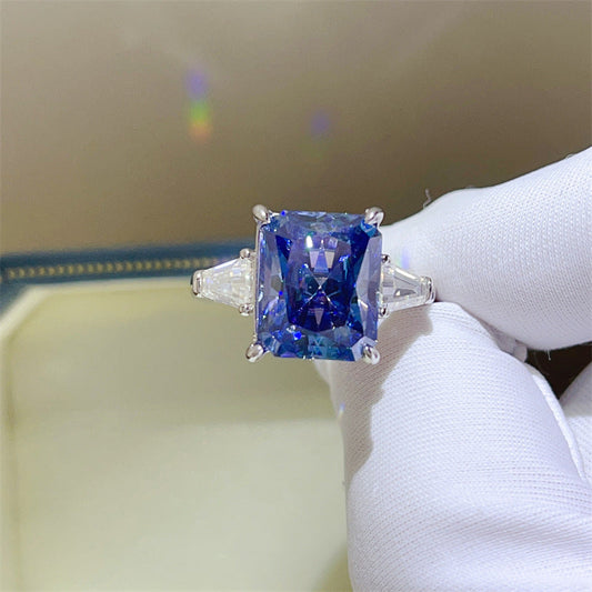 LuxeJewels™ – SapphireWhisper – Royal Blue Moissanite Ring