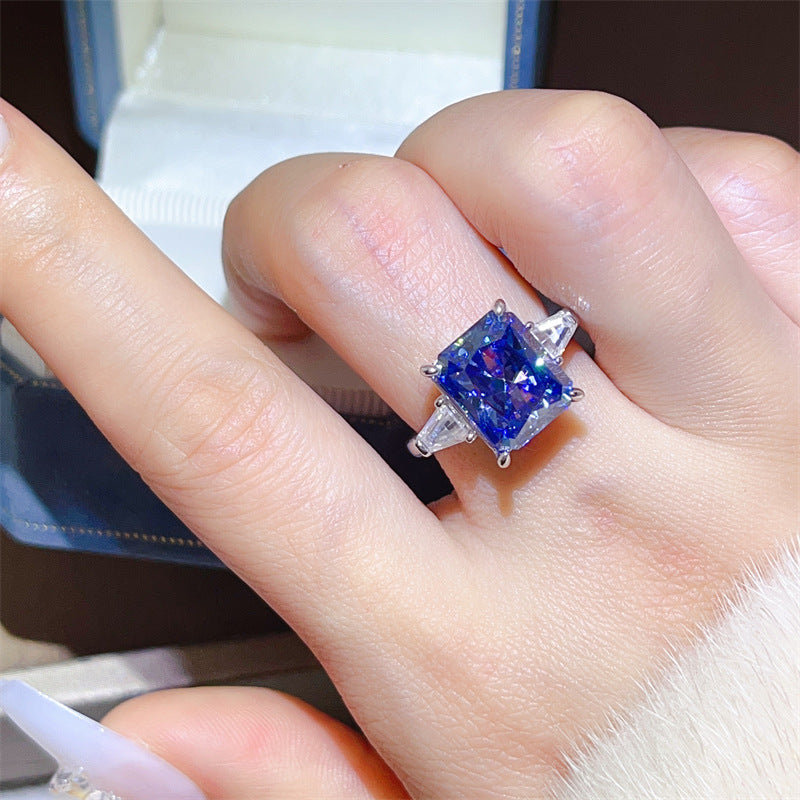LuxeJewels™ – SapphireWhisper – Royal Blue Moissanite Ring
